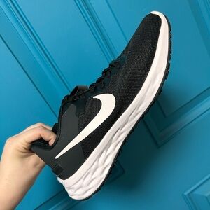 Nike revolution 6 fly ease